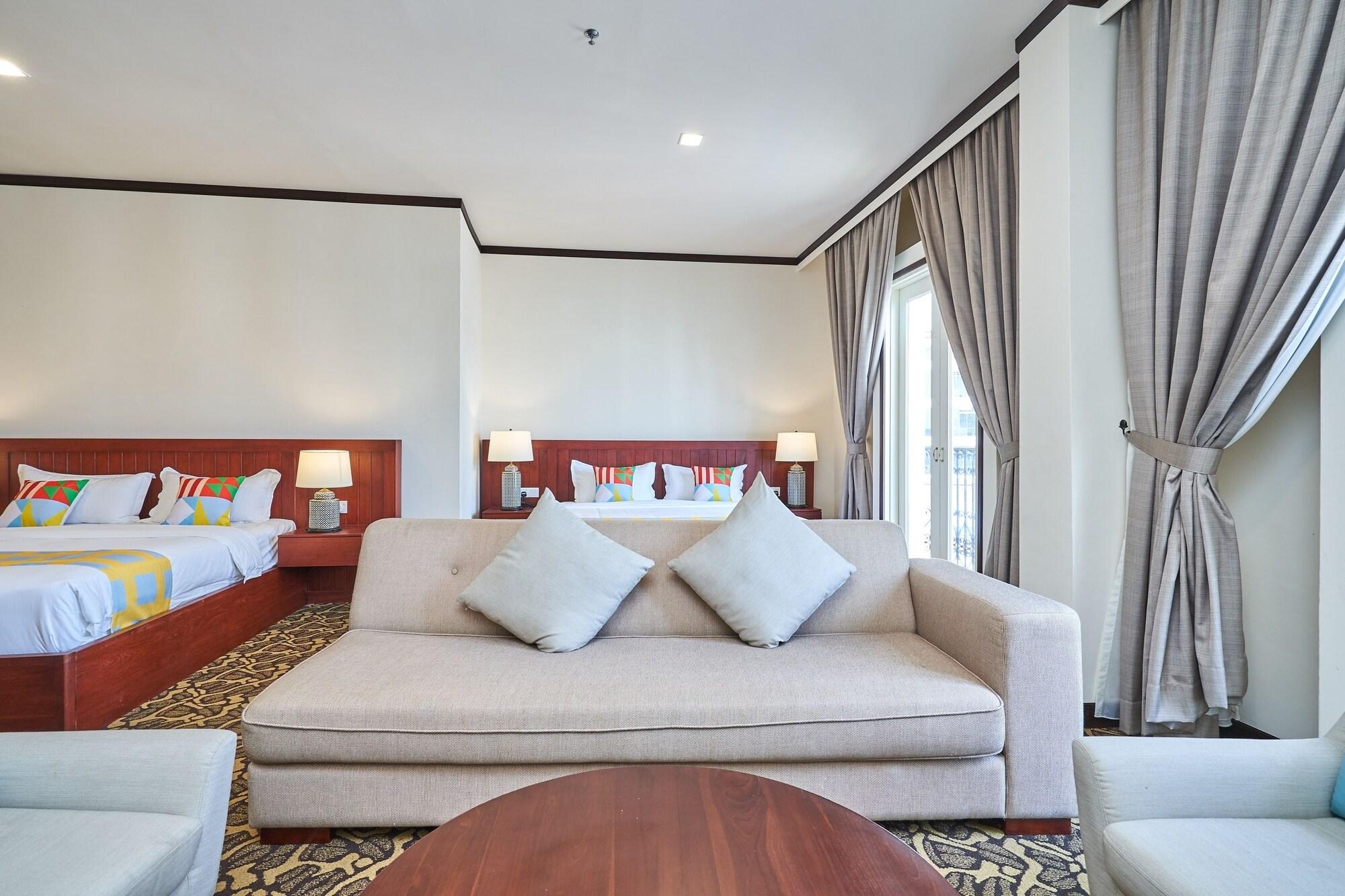 Oyo Home 44077 The Platinum Hotel & Suites- King ملقا المظهر الخارجي الصورة