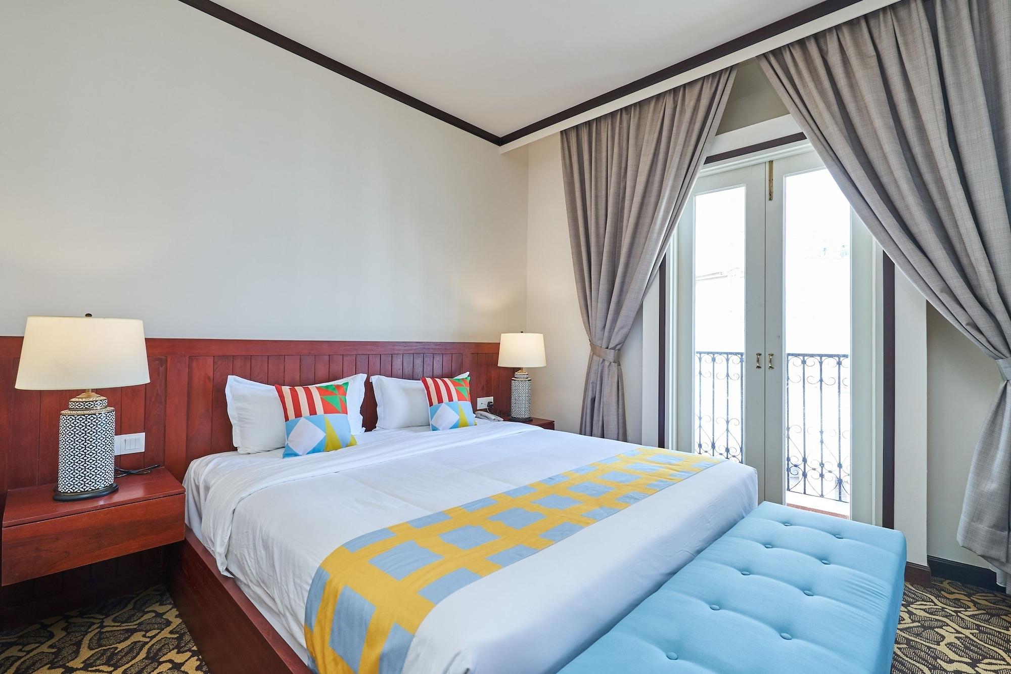 Oyo Home 44077 The Platinum Hotel & Suites- King ملقا المظهر الخارجي الصورة