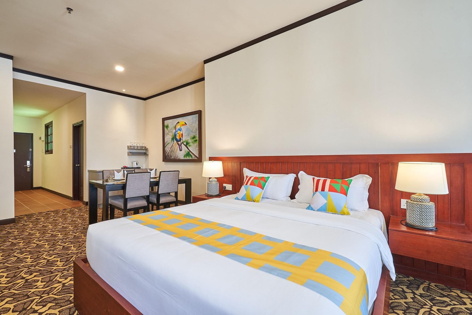 Oyo Home 44077 The Platinum Hotel & Suites- King ملقا المظهر الخارجي الصورة