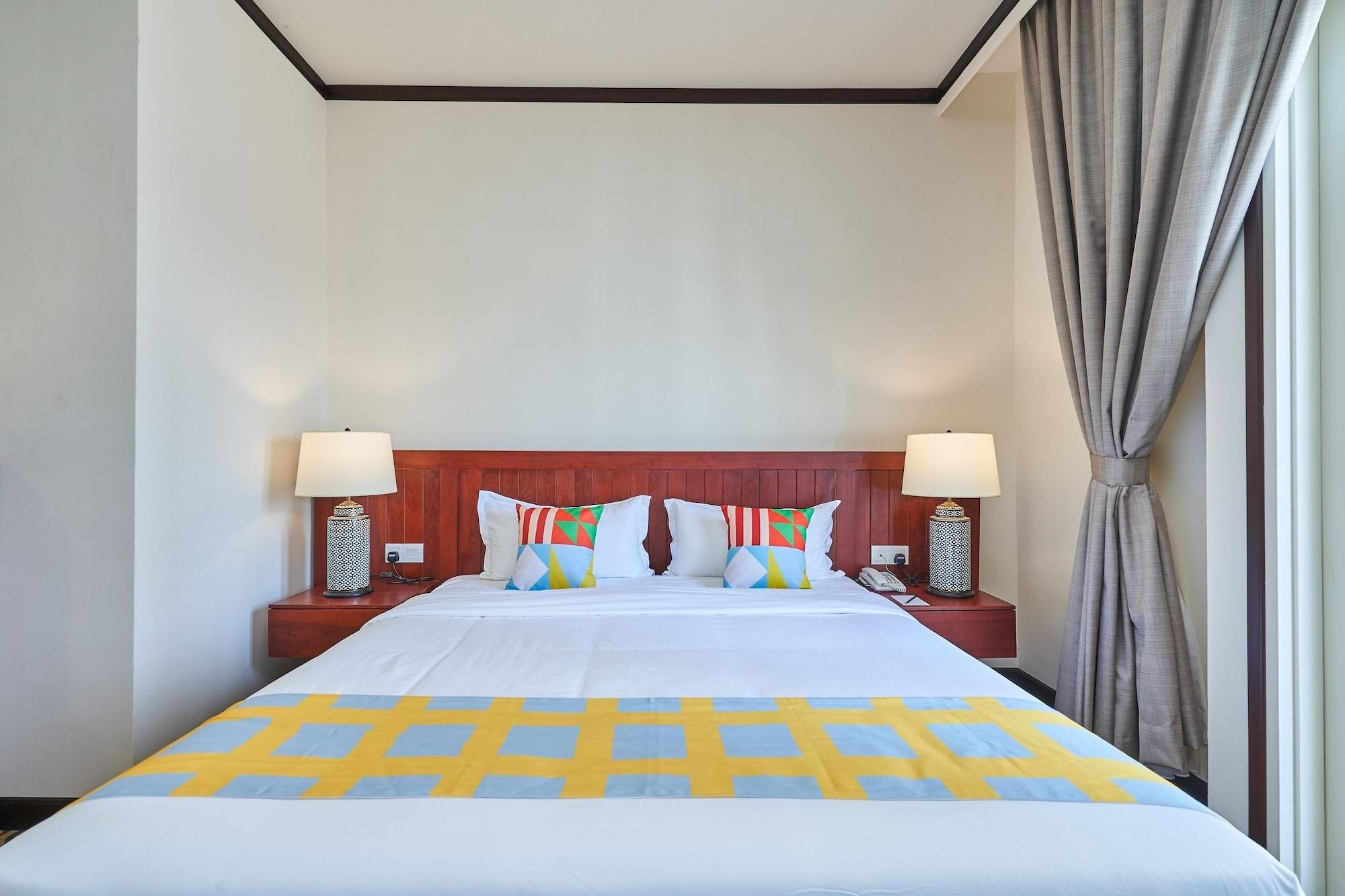Oyo Home 44077 The Platinum Hotel & Suites- King ملقا المظهر الخارجي الصورة