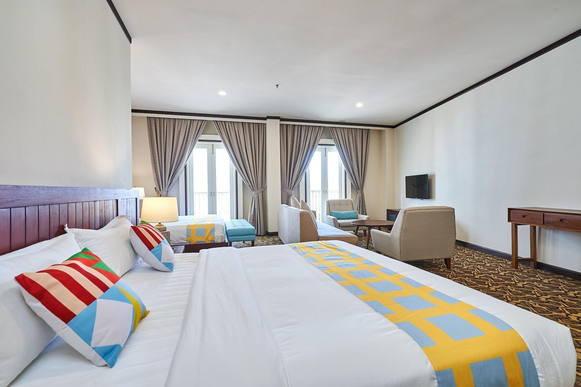 Oyo Home 44077 The Platinum Hotel & Suites- King ملقا المظهر الخارجي الصورة