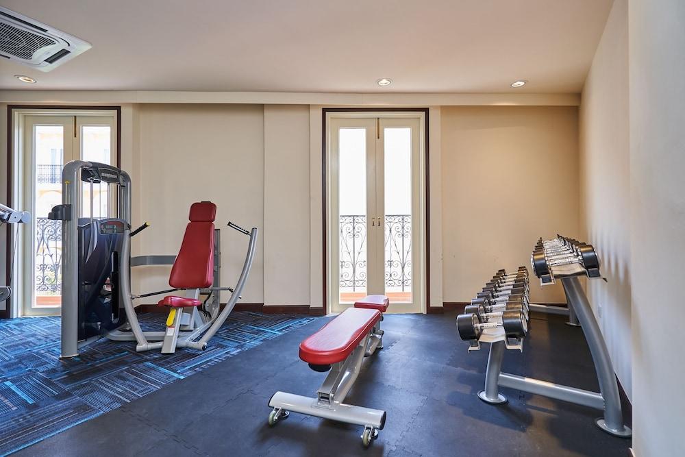 Oyo Home 44077 The Platinum Hotel & Suites- King ملقا المظهر الخارجي الصورة