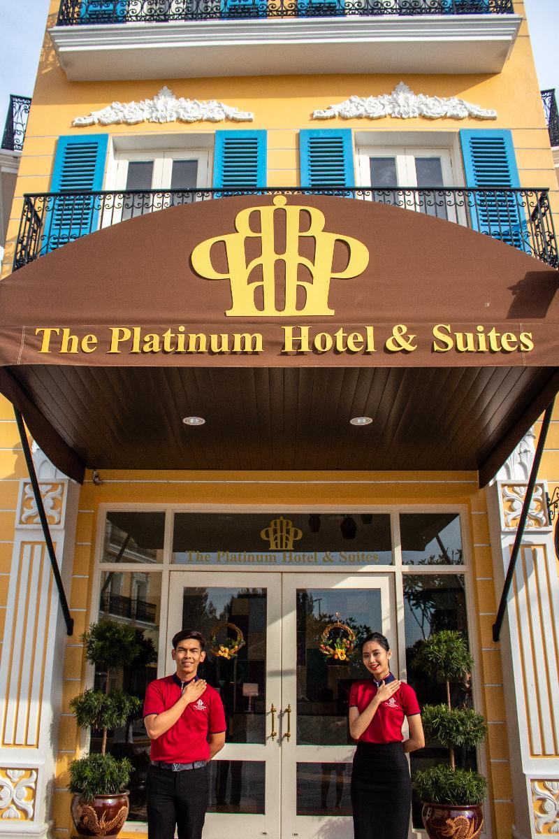Oyo Home 44077 The Platinum Hotel & Suites- King ملقا المظهر الخارجي الصورة