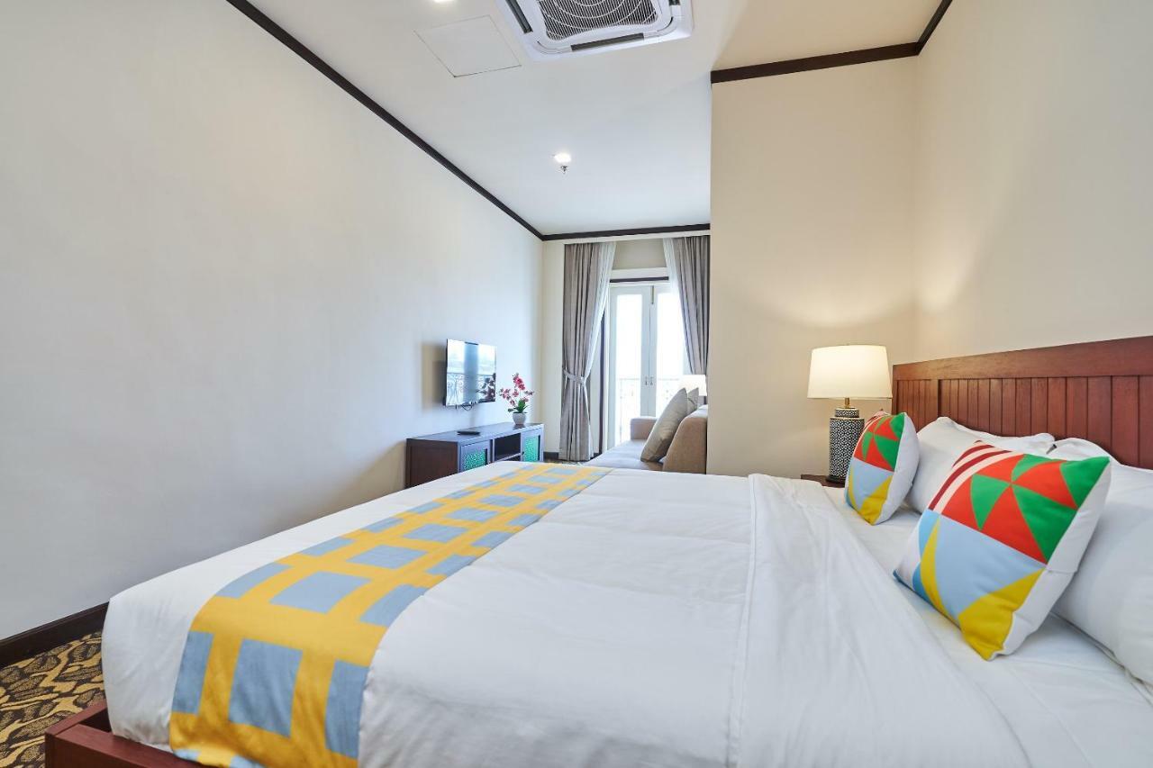 Oyo Home 44077 The Platinum Hotel & Suites- King ملقا المظهر الخارجي الصورة