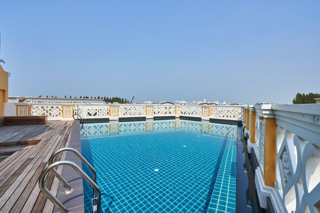 Oyo Home 44077 The Platinum Hotel & Suites- King ملقا المظهر الخارجي الصورة