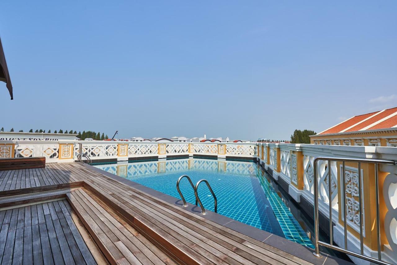 Oyo Home 44077 The Platinum Hotel & Suites- King ملقا المظهر الخارجي الصورة