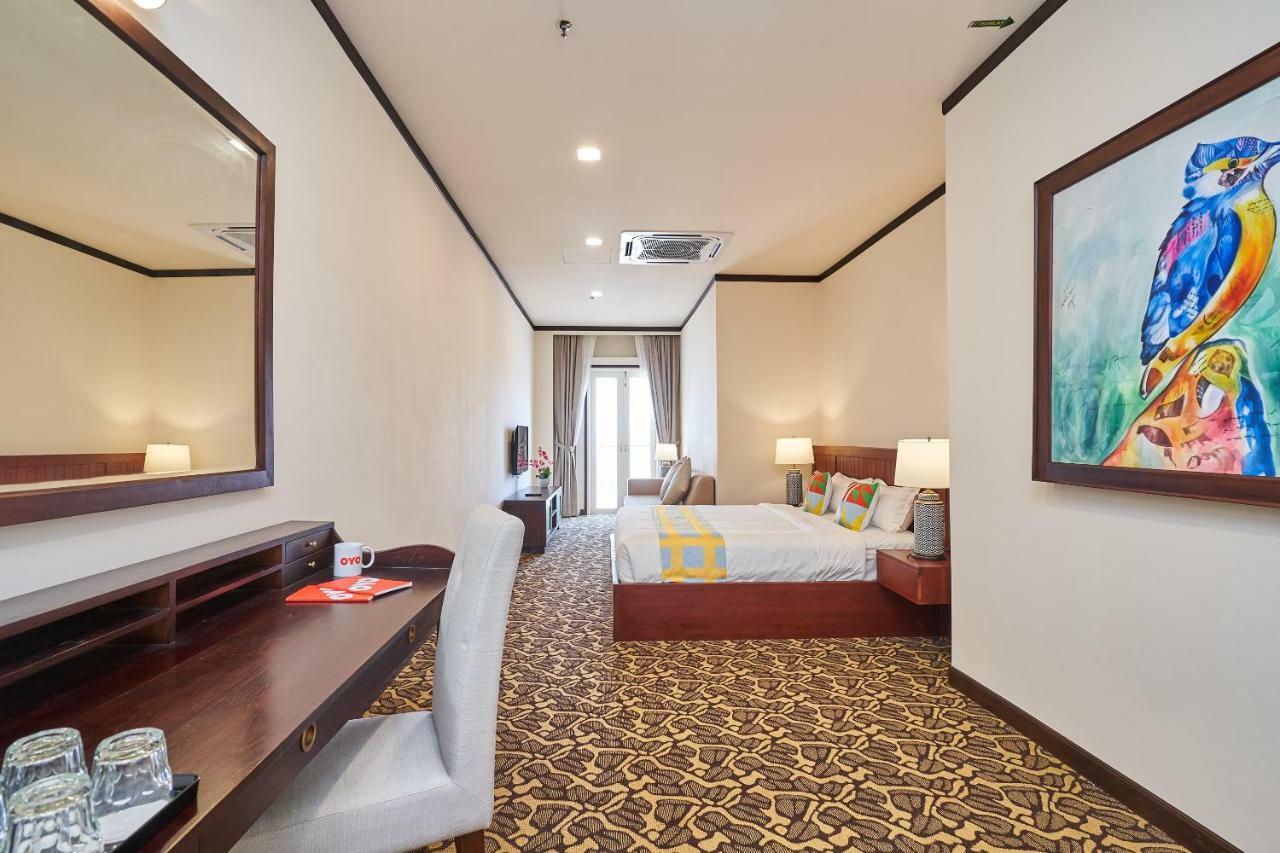 Oyo Home 44077 The Platinum Hotel & Suites- King ملقا المظهر الخارجي الصورة