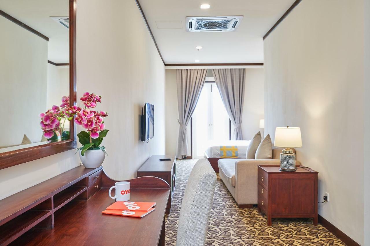 Oyo Home 44077 The Platinum Hotel & Suites- King ملقا المظهر الخارجي الصورة